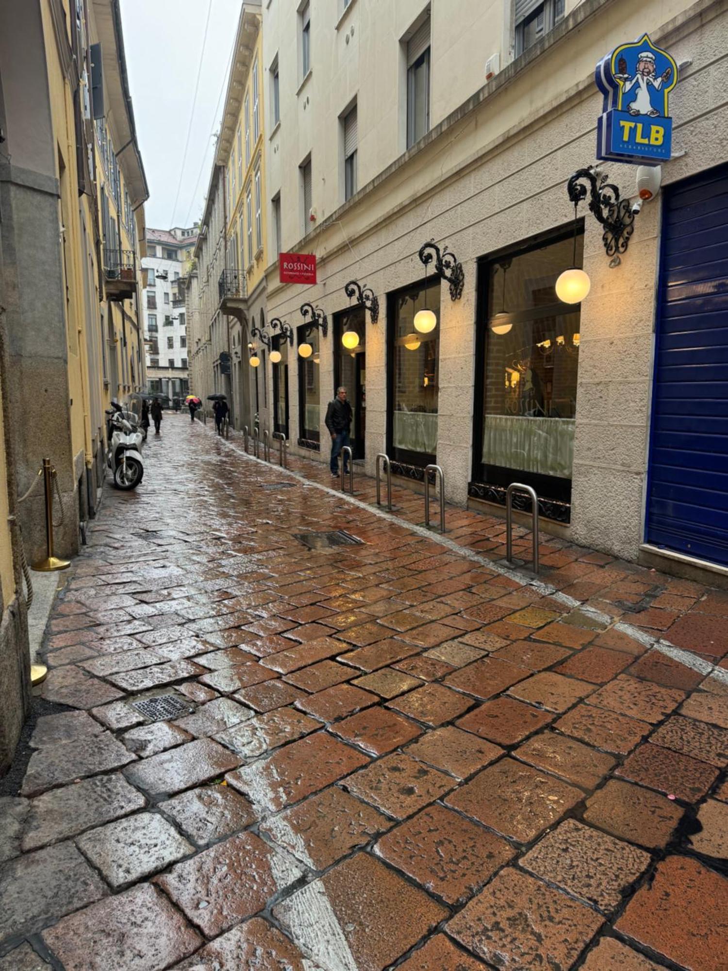 Free 30 Minutes Preemptive Cognitive Disconnect Therapy Price Location Real Duomo Palace Mini Suite Milánó Kültér fotó