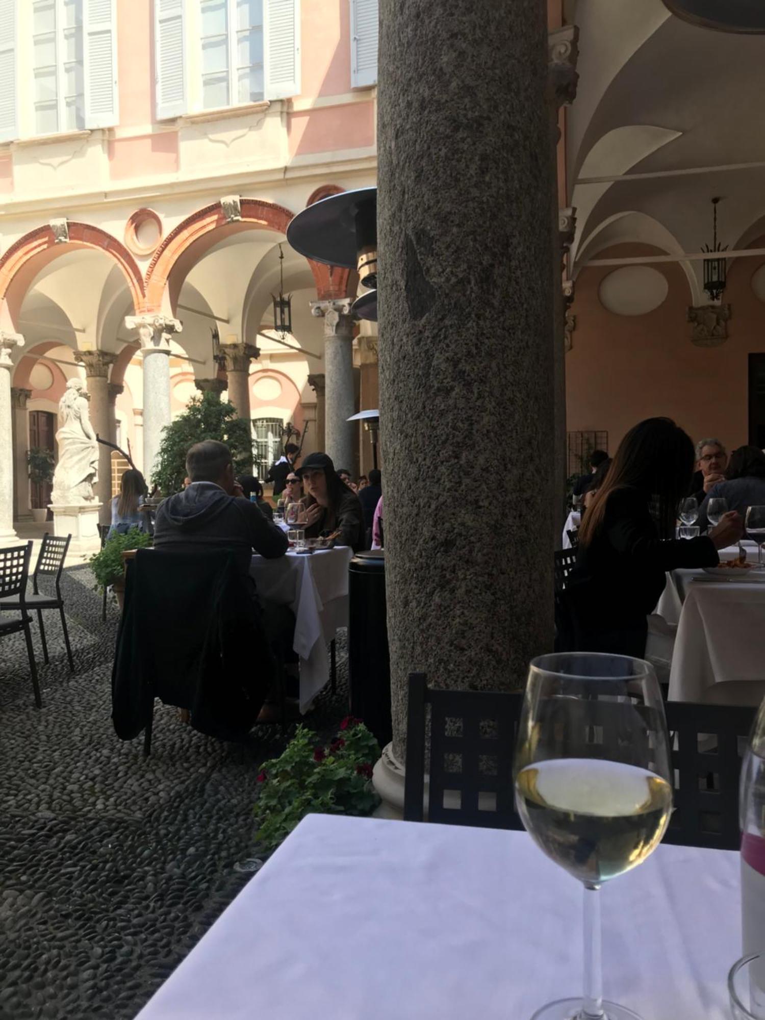 Free 30 Minutes Preemptive Cognitive Disconnect Therapy Price Location Real Duomo Palace Mini Suite Milánó Kültér fotó